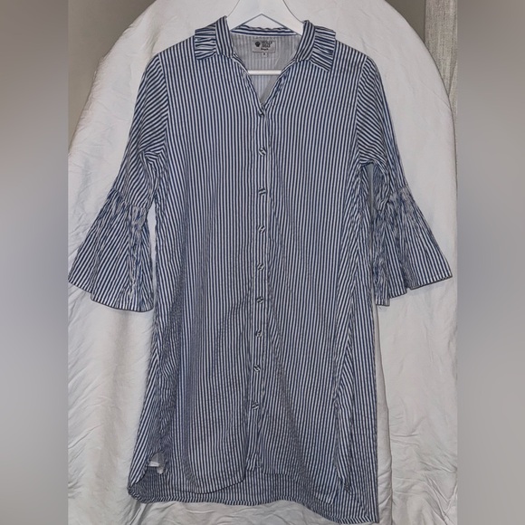 HOLLY SHAE DESIGN | CAROLINE DRESS SEERSUCKER | BELL SLEEVES | BLUE | SZ SMALL - Picture 4 of 13